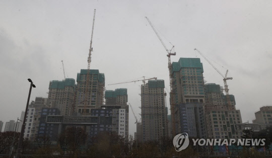 서울 서초구 반포동 재건축 아파트 현장 모습. 연합뉴스